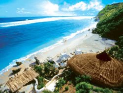 Objek Wisata Pantai Pasir Putih Karma Bali